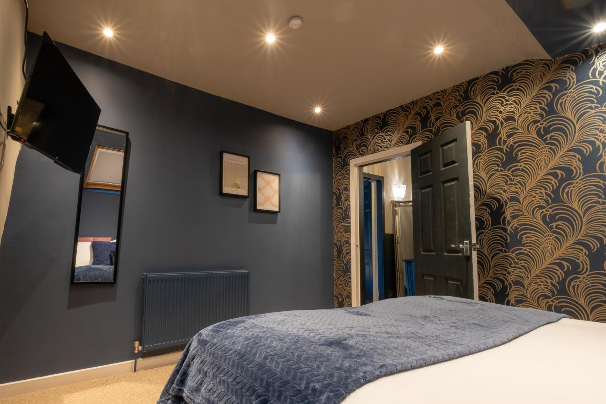 Entire Modern House Liverpool, 6 Bedrooms Экстерьер фото